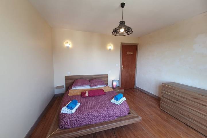 Location de vacances pour 7 personnes, avec jardin dans Le Vieux-Bourg - 4