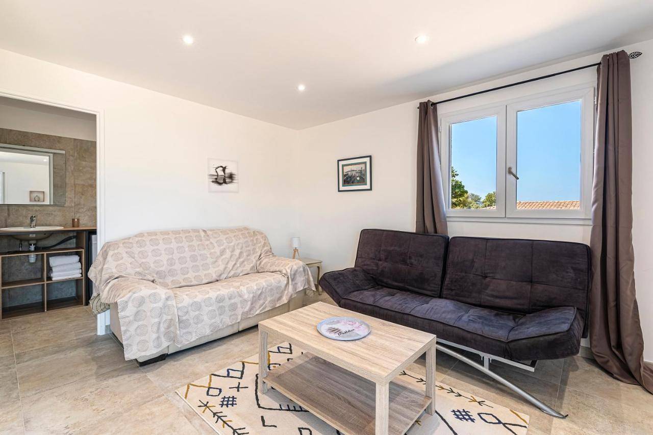 Appartement entier, One-Bedroom Apartment in Eccica-Suarella, Région d'Ajaccio
