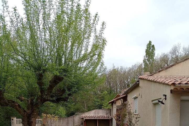 Location de vacances pour 4 personnes, avec terrasse et jardin à Ansouis - 4