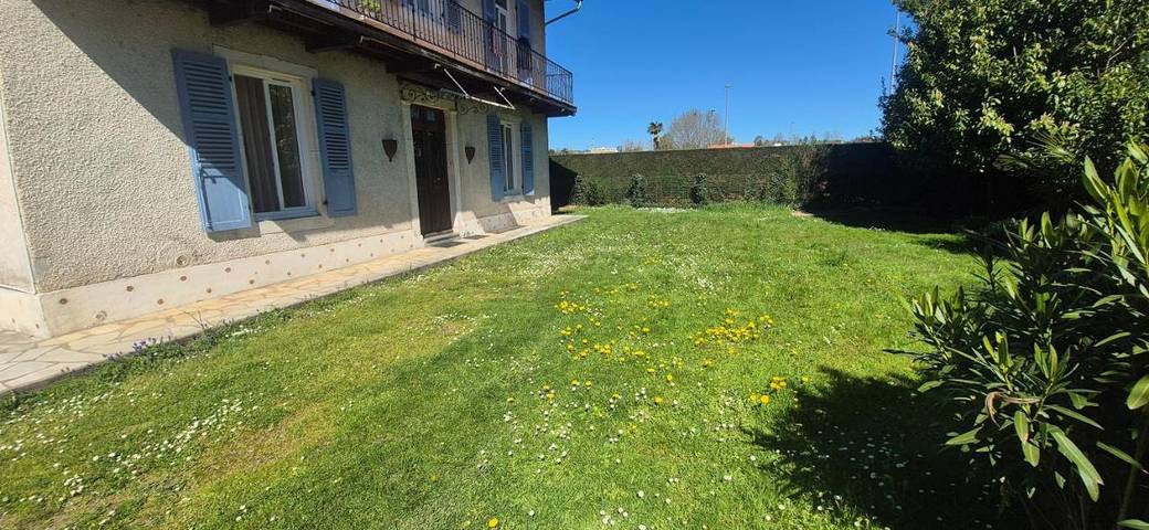 Gîte pour 2 personnes, avec vue ainsi que terrasse et jardin à Bizanos - 2