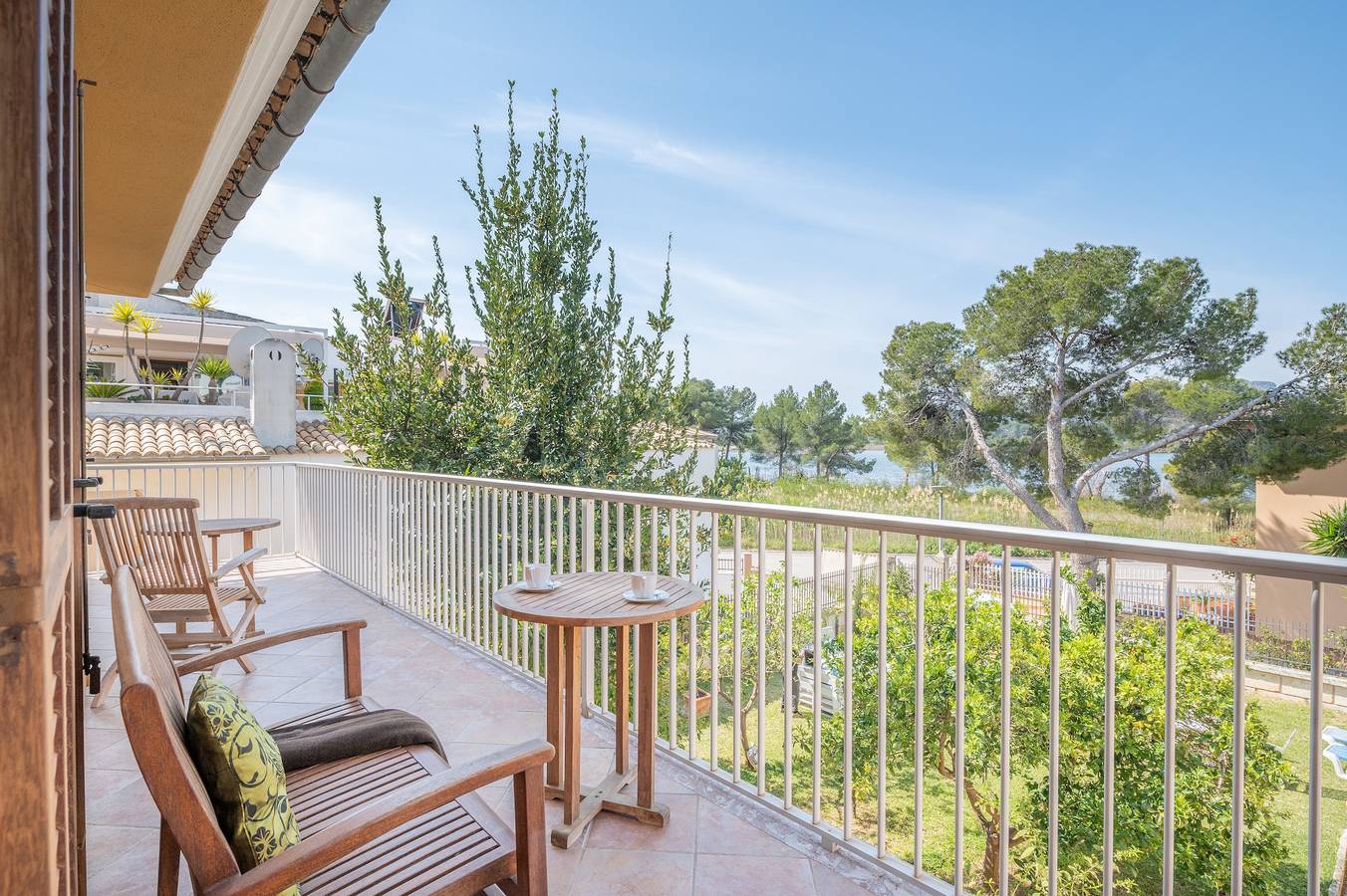 Appartement entier, Appartement confortable avec Wi-Fi, balcon, terrasse et jardin. in Playa de Alcúdia, Alcúdia