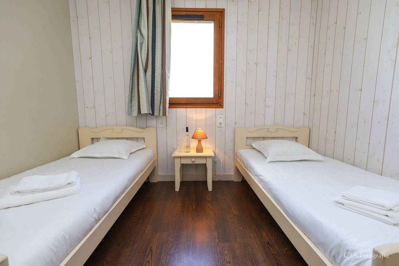 Entire apartment, Le Domaine des Monedières - 3p6 Chalet - lake view in Seilhac, Tulle region