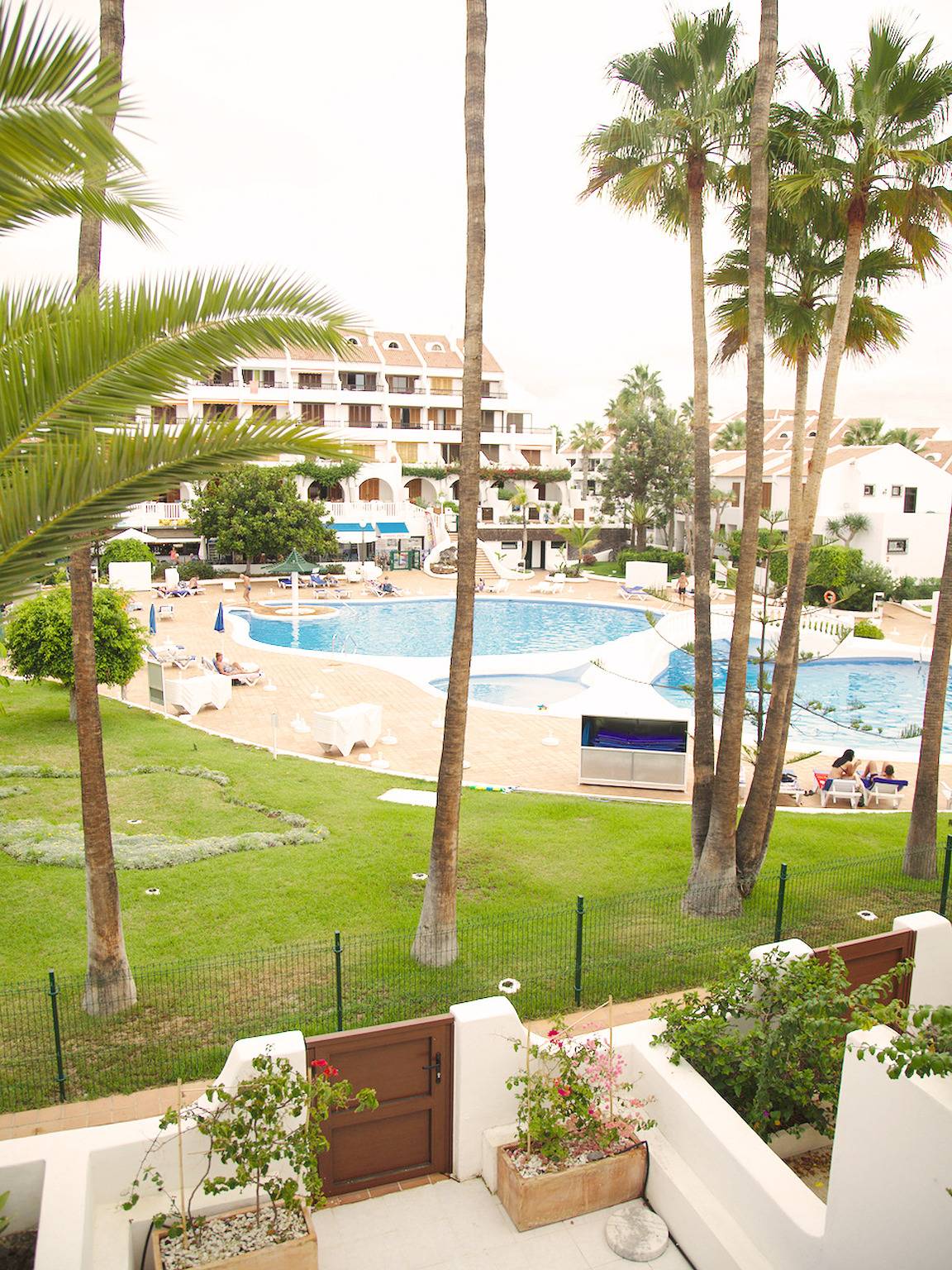 2 min Walk to Beach - Private Solarium Bungalow in Playa de las Américas, Arona