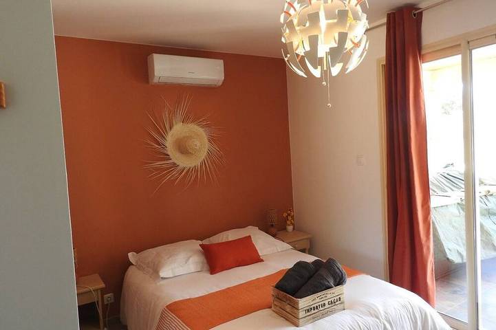 Location de vacances pour 12 personnes, avec jardin à Millas - 2