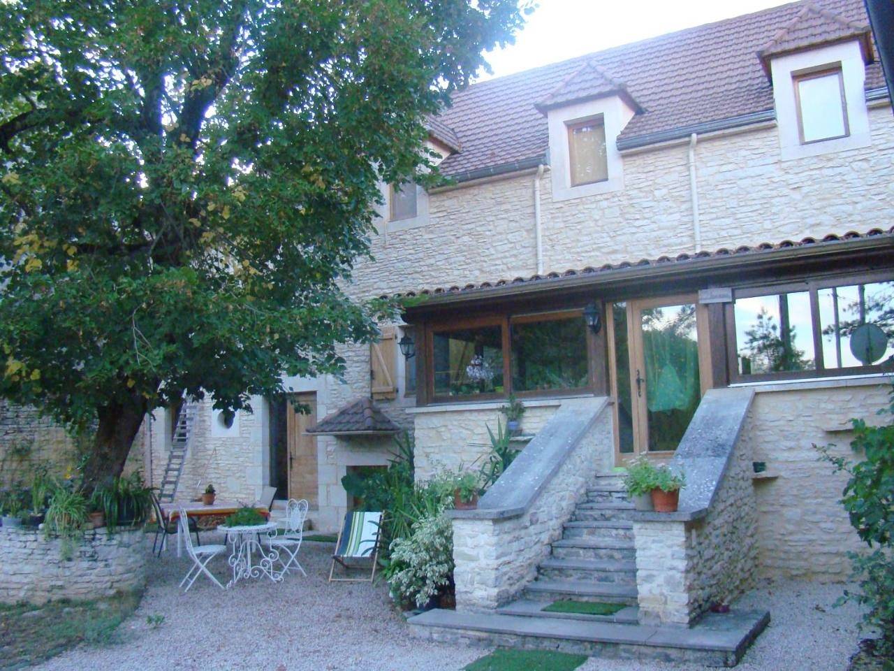 Le tilleul à fleurs in Dégagnac, Quercy