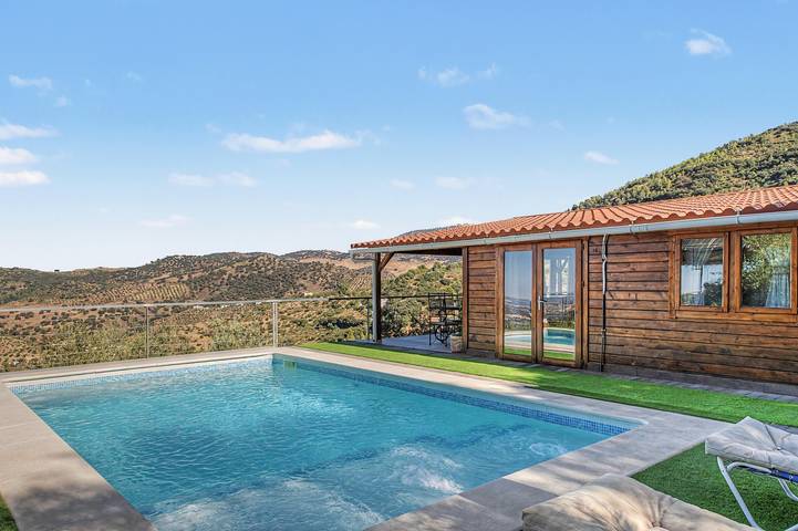 Holiday Home 'Miralvalle' with Mountain View, Wi-Fi and Air Conditioning in El Gastor, White Villages