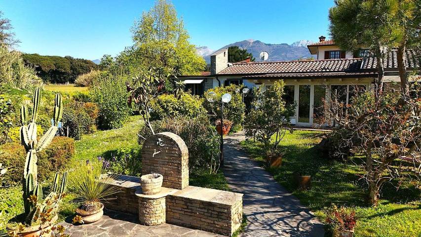 Villa für 6 Personen, mit Terrasse und Garten sowie Ausblick in Massa - 3