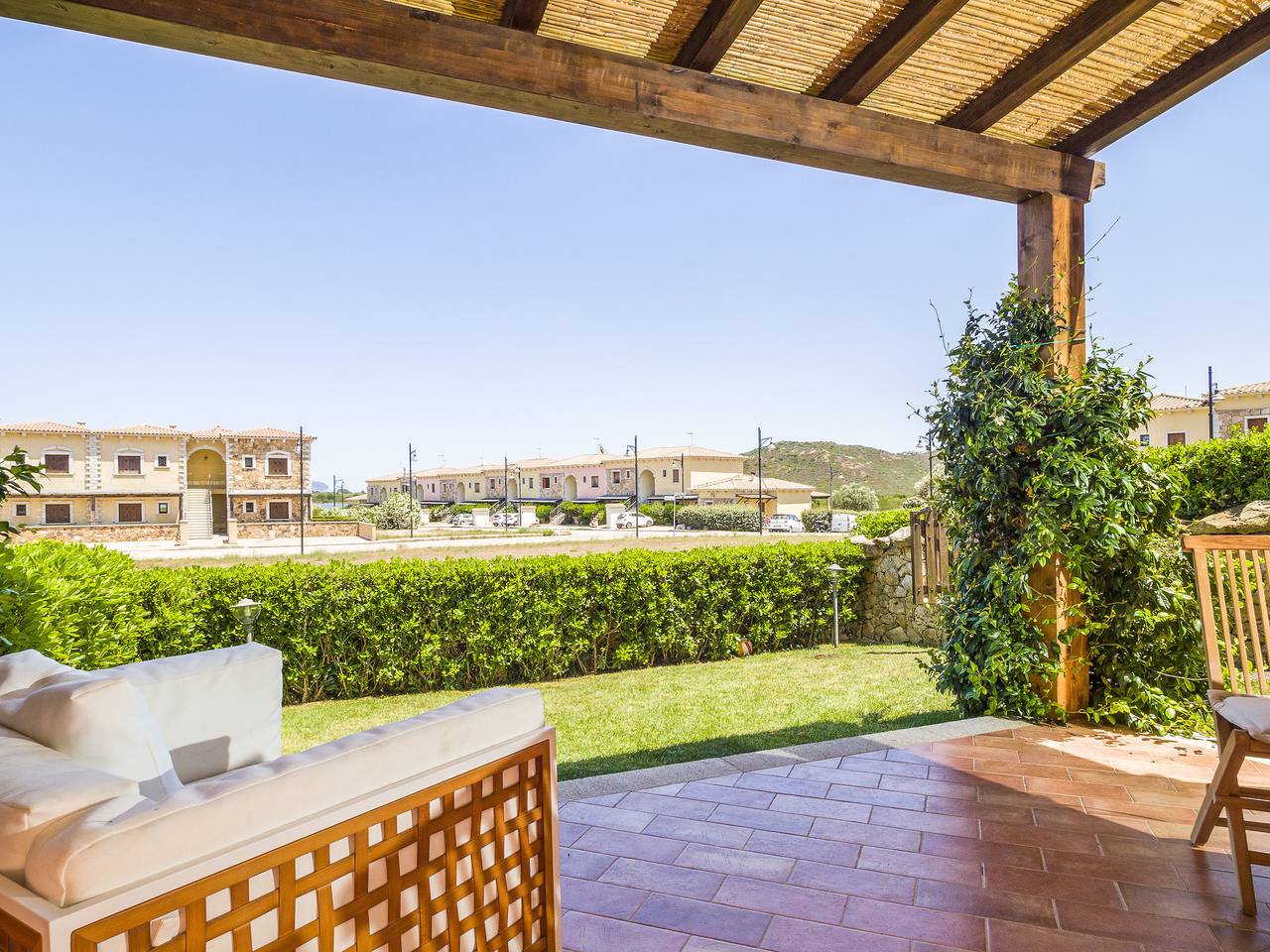 Appartamento intero, Myrsine 7D - flat di design, giardino fronte baia in Murta Maria, Olbia