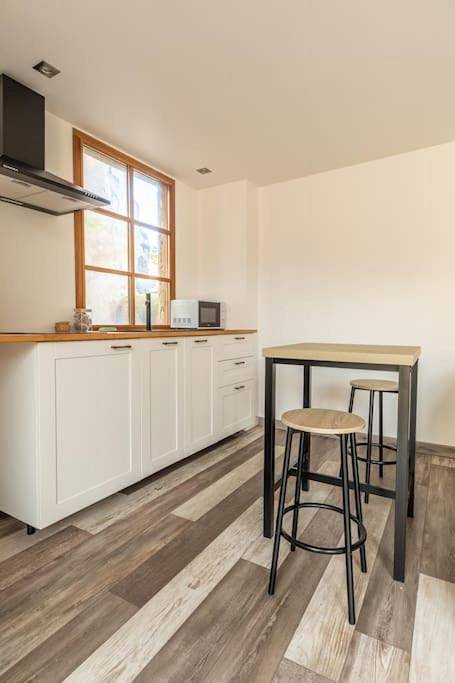 Gîte pour 2 personnes, avec jacuzzi, animaux acceptés dans Eglise Notre Dame De La Prosperite - 4