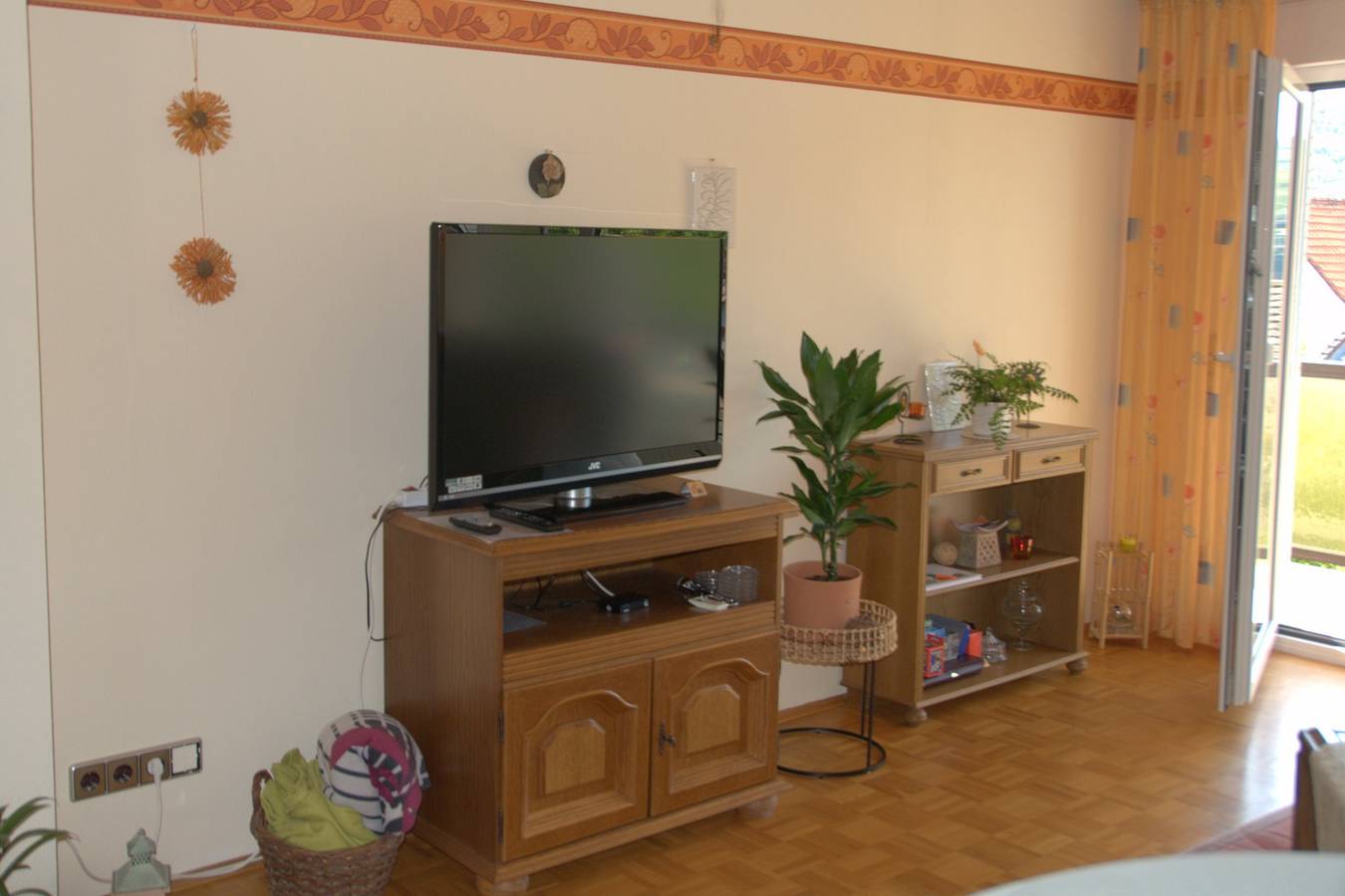 Ganze Wohnung, Ferienwohnung "Gabi" mit gemeinschaftlichem Garten, Balkon und Wlan in Borken (Hessen), Schwalm-Eder-Kreis
