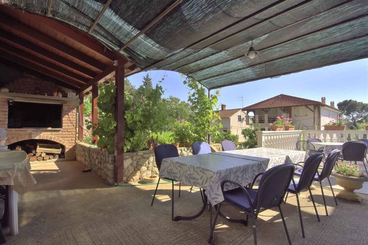 Ganze Ferienwohnung, Ferienwohnung mit Terrasse und Internetzugang in Mali Lošinj, Lošinj (Kvarner Bucht)