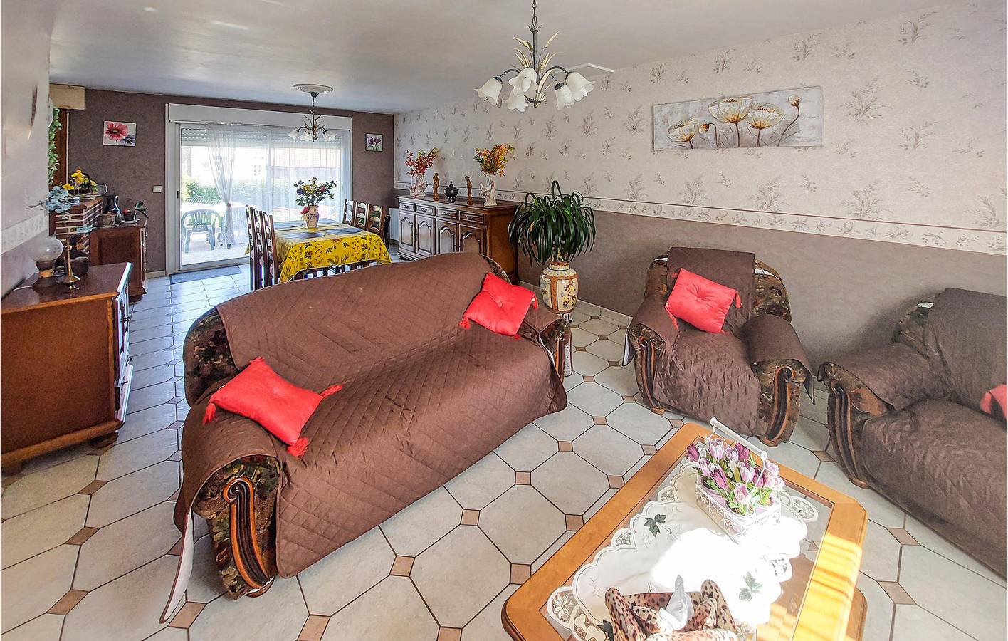 Cozy Garden Apartment 300m from Quœux-Haut-Maînil Center in Quœux-Haut-Maînil, Arras region