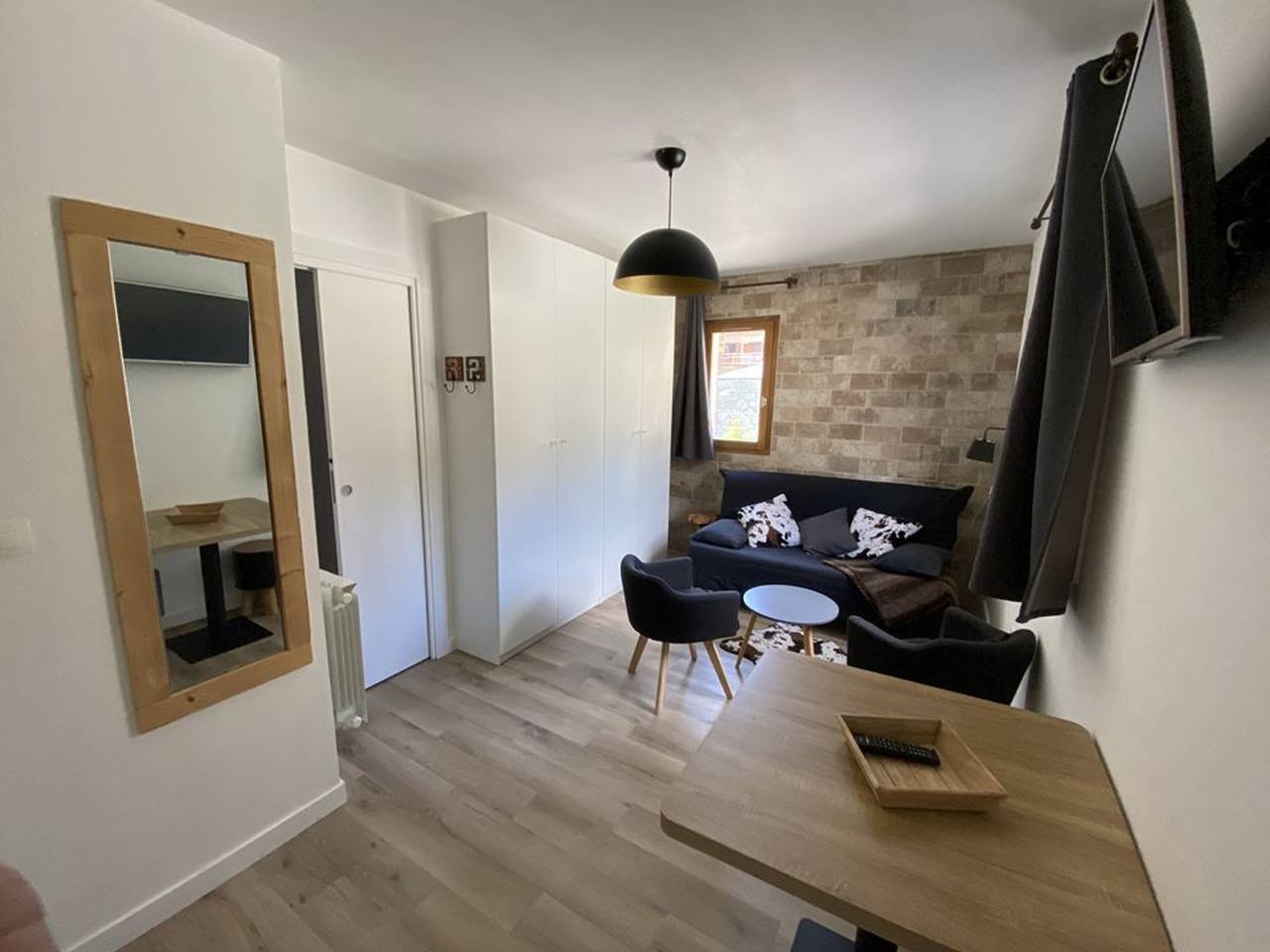 Entire apartment, Modern 2-room apartment in Montgenèvre, mountain view in Montgenèvre, Briançon region