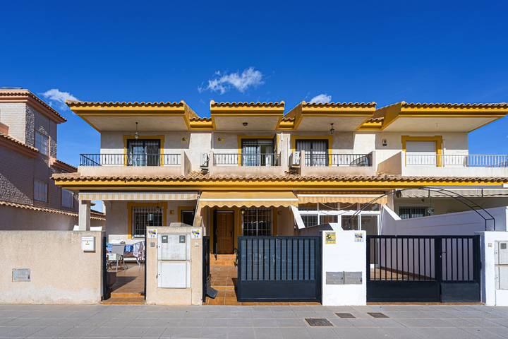 Ferienhaus für 5 Personen, mit Balkon und Garten sowie Pool - 1