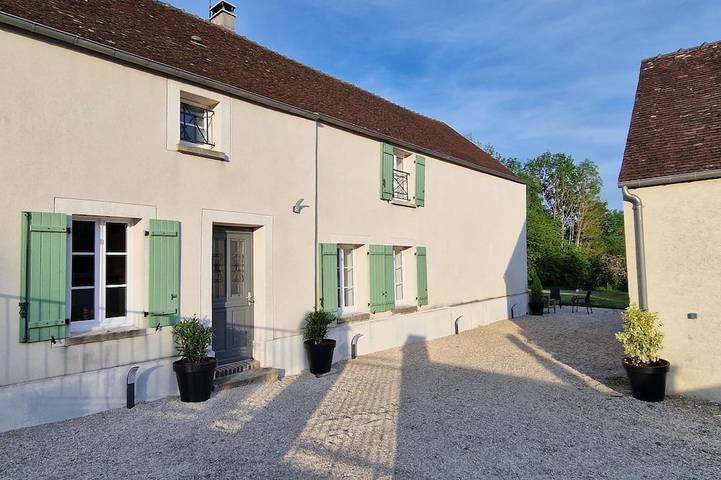 Location de vacances pour 9 personnes, avec Terrasse et Jardin à La Celle-sur-Morin