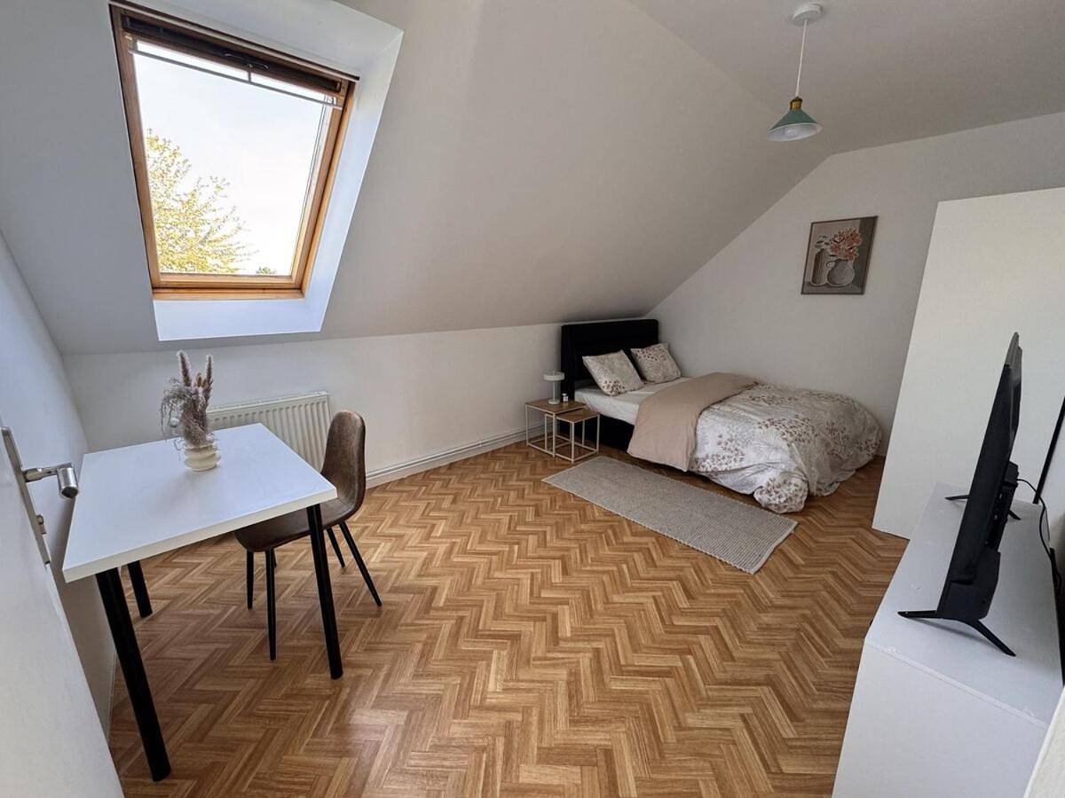 Appartement entier, Three-Bedroom Apartment in Gargenville, Yvelines