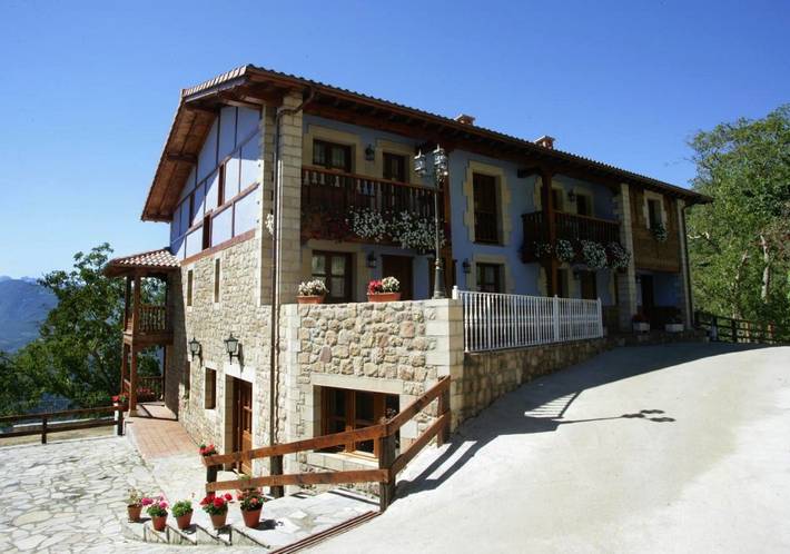Casa rural para 3 personas, con Terraza y Jacuzzi además de Jardín y Piscina en Liébana