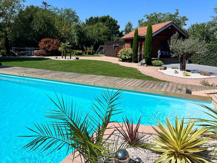 Cottage pour 2 personnes, avec jardin et jacuzzi à Friesenheim