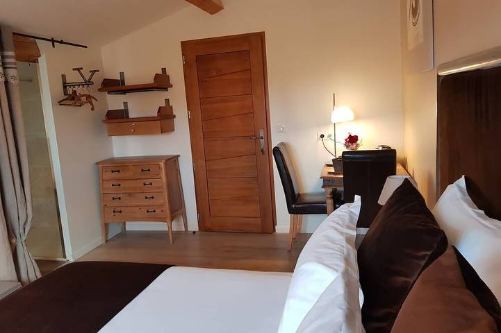 Gîte pour 2 personnes, avec piscine ainsi que terrasse et jacuzzi à Vacquières - 2