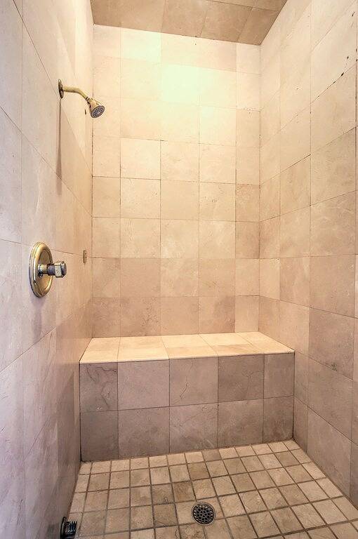 Modern 7000sf Villa, privater Basketball- / Tennisplatz in Spring Valley (NV), Red Rock Canyon