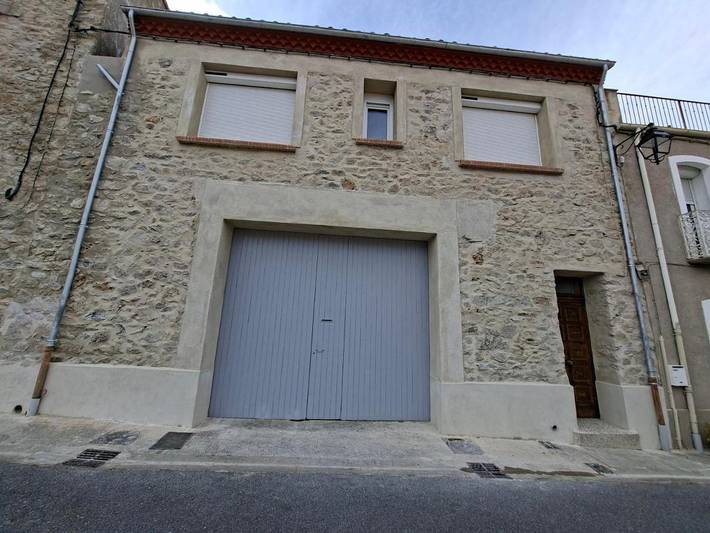 Location de vacances pour 5 personnes, avec Terrasse ainsi que Jardin et Vue à Caramany - 2