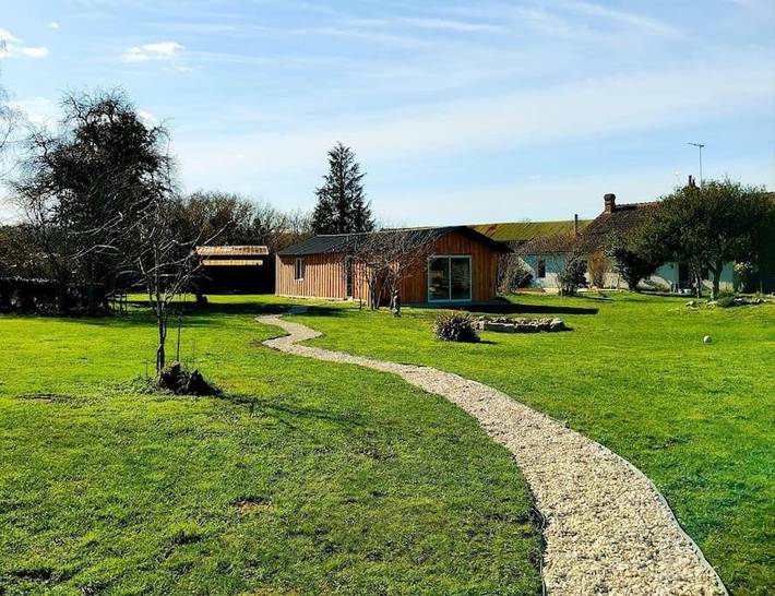 Gîte pour 3 personnes, avec jardin ainsi que vue et piscine, animaux acceptés dans Douadic
