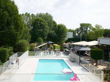 Hôtel pour 4 personnes, avec jardin et piscine, animaux acceptés à Collégien (Seine-et-Marne)