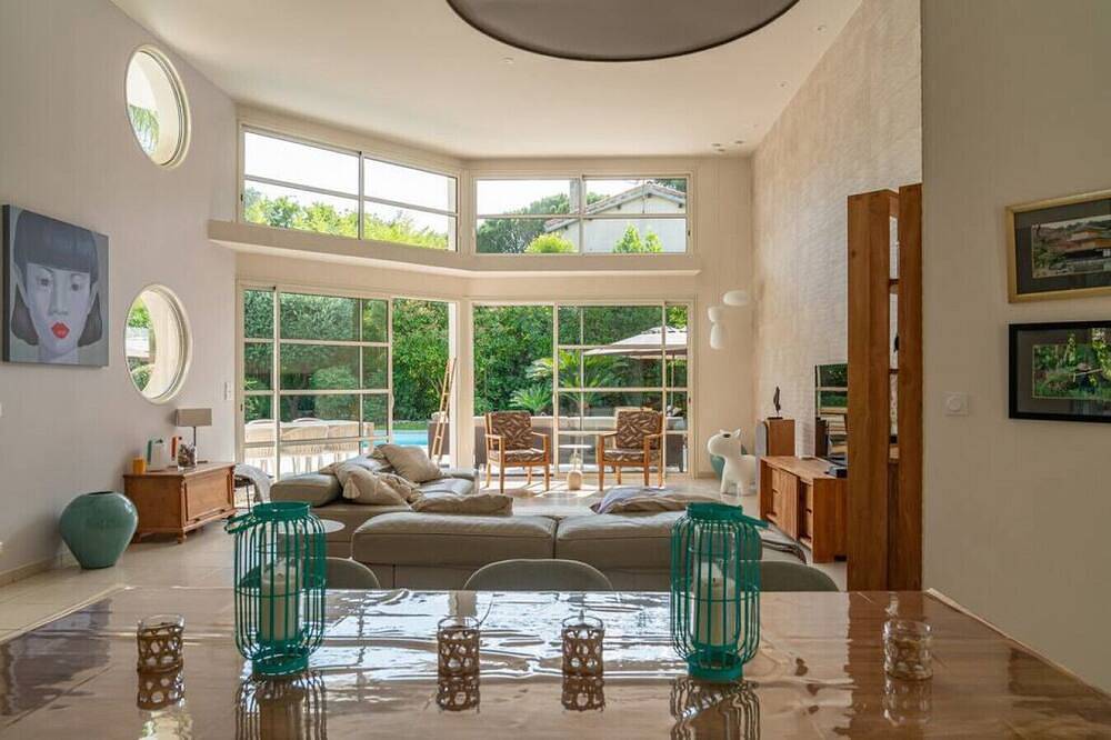 Family Villa with Pool, Garden & Walk to Village near Montpellier in Castelnau-le-Lez, Côte méditerranéenne (France)