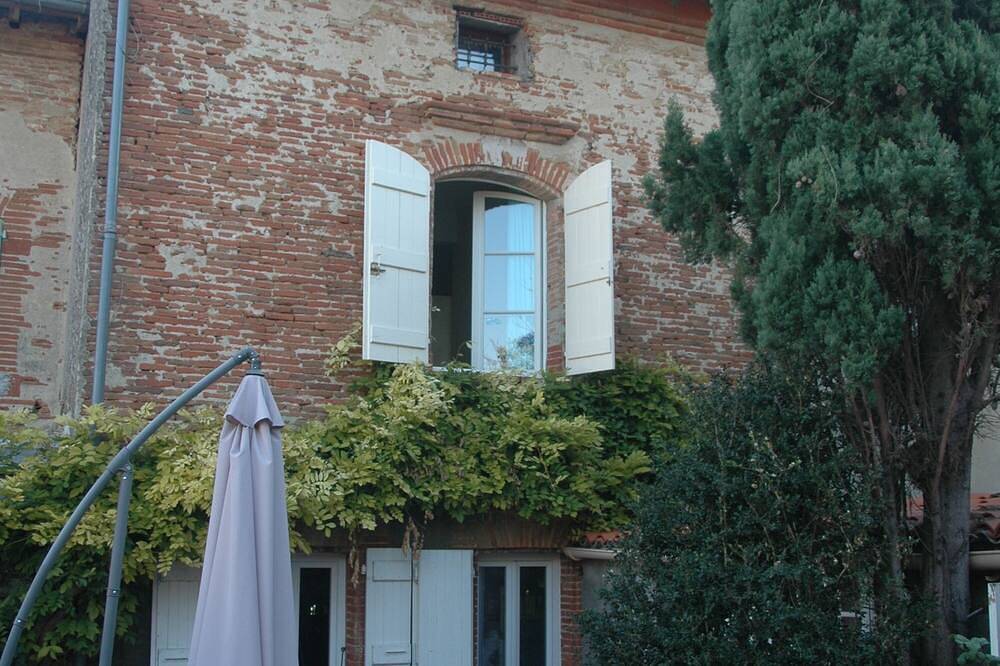 Chambre Dans une Maison Cosy en Plein Centre de Libourne in Libourne, Libourne region