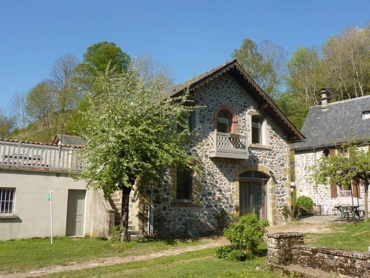 Holiday Home in Mandailles-Saint-Julien, Région d'Aurillac