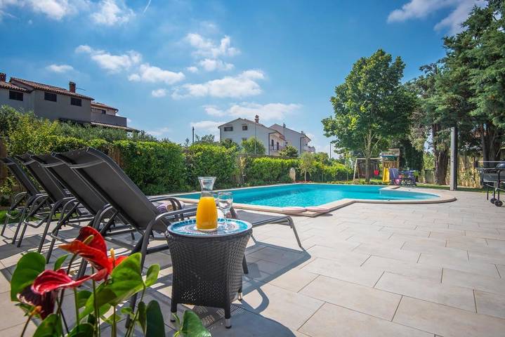 Villa für 8 Personen, mit Terrasse und Garten in Fazana