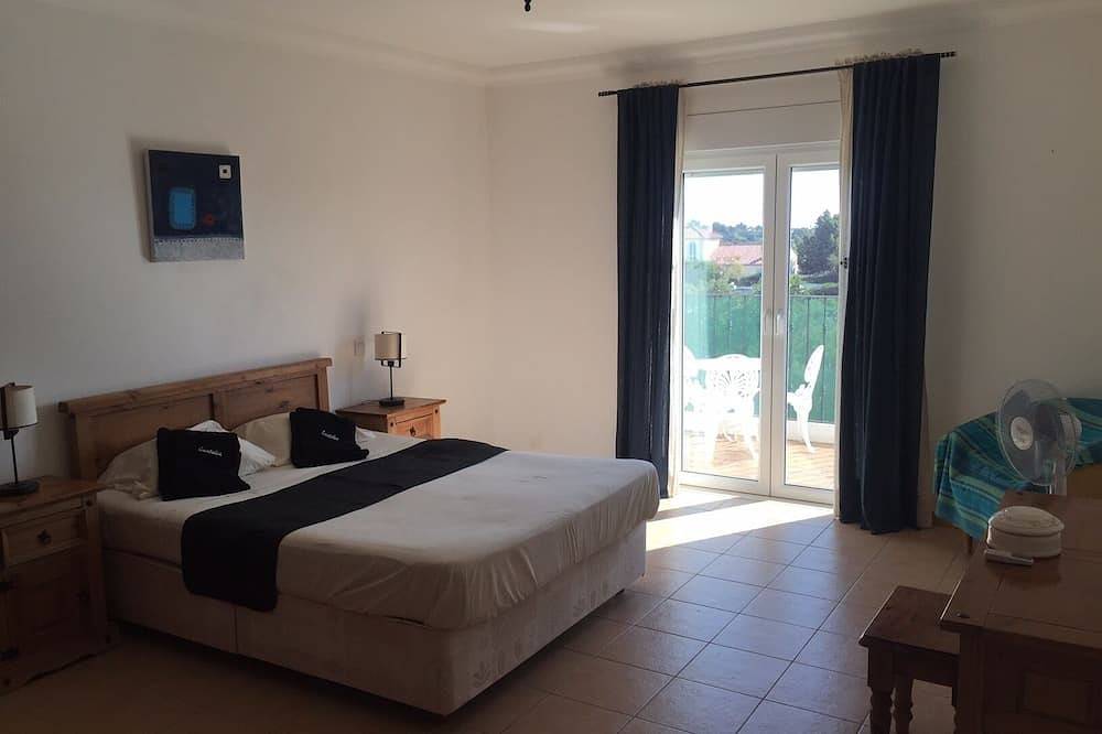 Villa Castelos, 117 Cerro Azul, Quelfes, Olhao, Ost-Algarve in Moncarapacho, Parque Natural da Ria Formosa