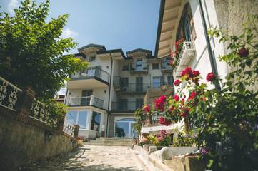 Cottage pour 2 personnes, avec jardin ainsi que vue et balcon à Brovello-Carpugnino