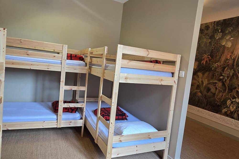 Gîte de Groupe jusqu'à 36 Pers., Jardin et Wifi in Louchy-Montfand, Allier