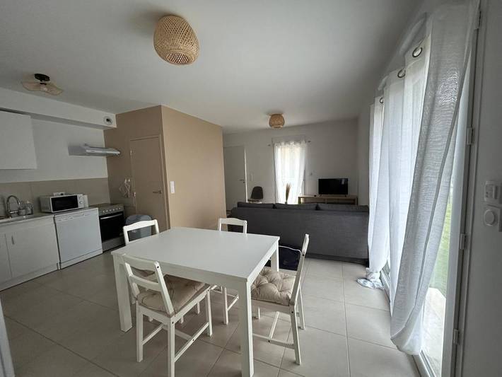 Gîte pour 4 personnes, avec terrasse et jardin à Châteauneuf-de-Galaure - 4