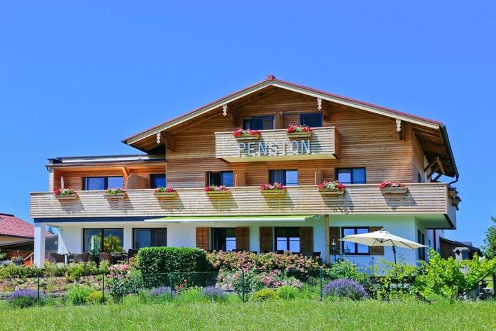 Ferienhaus für 2 Personen, mit Terrasse und Garten sowie Ausblick in Seewalchen am Attersee