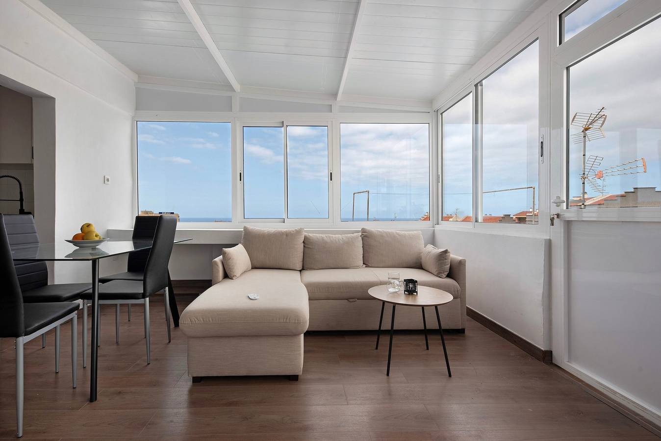 Appartement entier, Appartement de vacances "Ático La Dehesa" avec vue sur mer et terrasse privée in Playa Jardin, Puerto de la Cruz