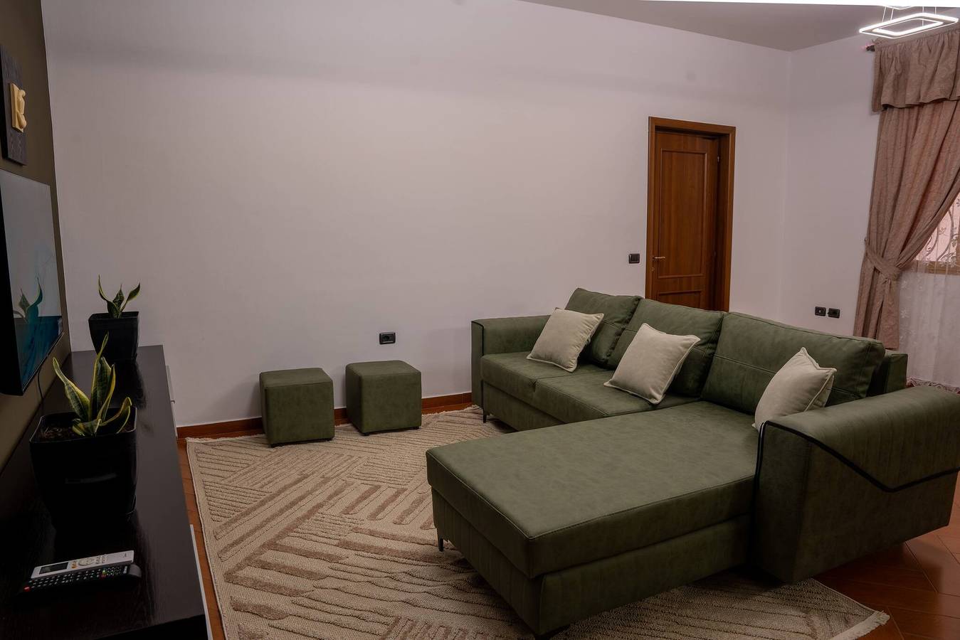 Klassische Villa - geräumiges Stadtzentrum, kostenlose Parkplätze in Tiranë, Albanien