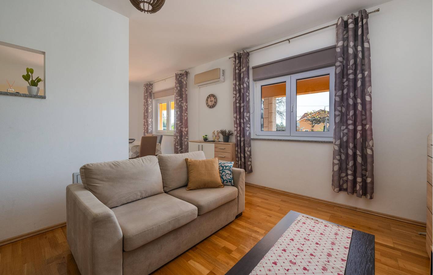 Gemütliche Ferienwohnung mit Blick ins Grüne, WLAN und Parkplatz in der Nähe von Valbandon in Valbandon, Südküste Istrien