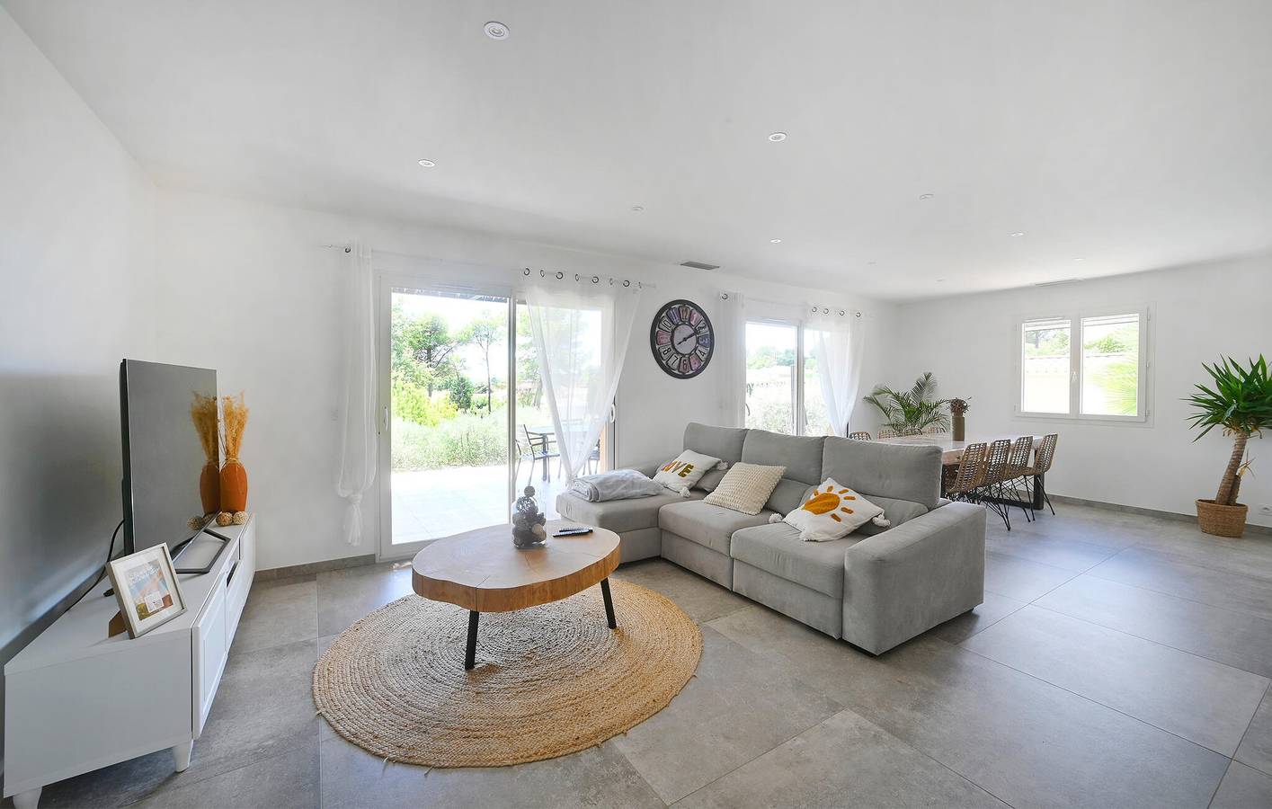 Saint-Laurent Apt avec AC, Piscine, Jardin et Parking 1.5km du centre ville in Saint-Michel-d'Euzet, Région de Nîmes