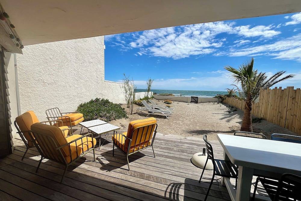 Entire apartment, Carnon Beach Sand: Terrace and garden on the beach, air conditioning, Wifi in Carnon-Plage, Mauguio