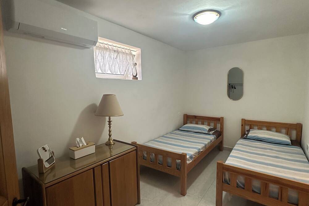 Appartement entier, Magniique appartement-villa avec piscine extérieure et jardin mature. in Naxxar, Île de Malte