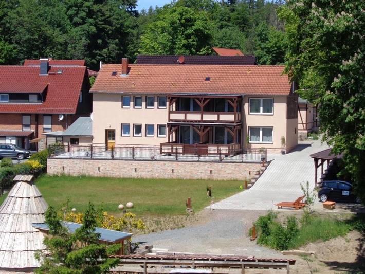 BnB für 4 Personen, mit Balkon und Terrasse sowie Garten und Ausblick in Thale