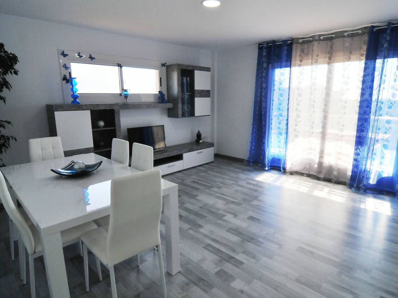Appartement entier, Appartement moderne à Santa Susana pour 6 pers, piscine commune, 150m de la plage in Santa Susanna, Costa del Maresme