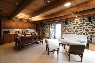Location De Vacances pour 5 Personnes dans Saint-Saturnin (Cantal), Parc naturel régional des Volcans d'Auvergne, Photo 4