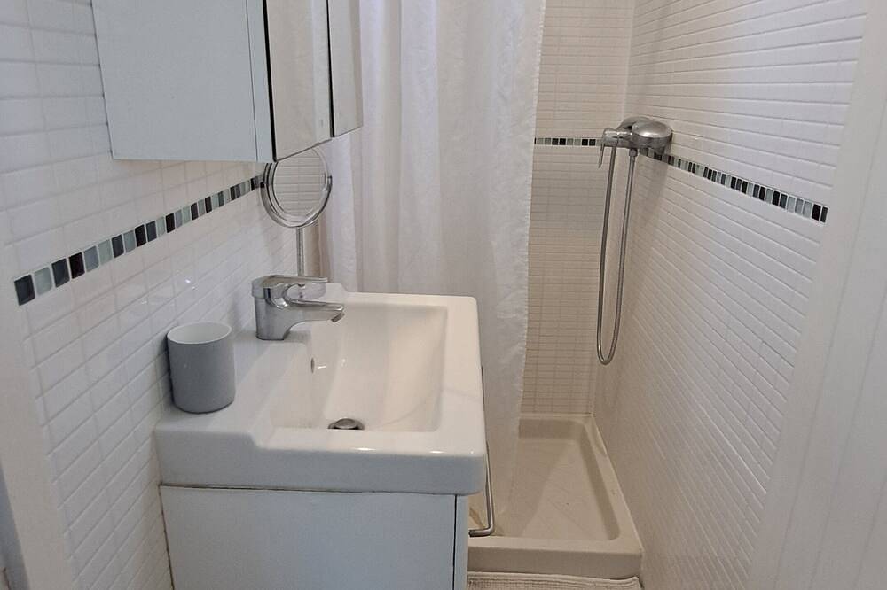 Pleasant vacation home close to the banks of the Marne. in Saint-Maur-des-Fossés, Valle del Marne