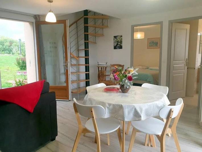 Location de vacances pour 4 personnes, avec piscine ainsi que terrasse et vue, animaux acceptés à Firmi - 3