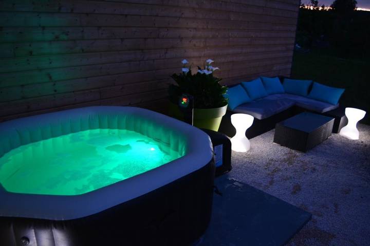 Maison de vacances pour 9 personnes, avec jardin et jacuzzi, animaux acceptés