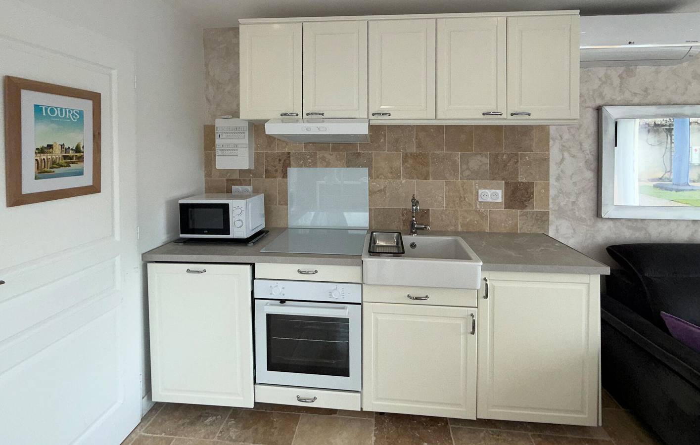 Appartement confortable à Fondettes avec Wi-Fi, télévision, terrasse et parking in Fondettes, Région de Tours