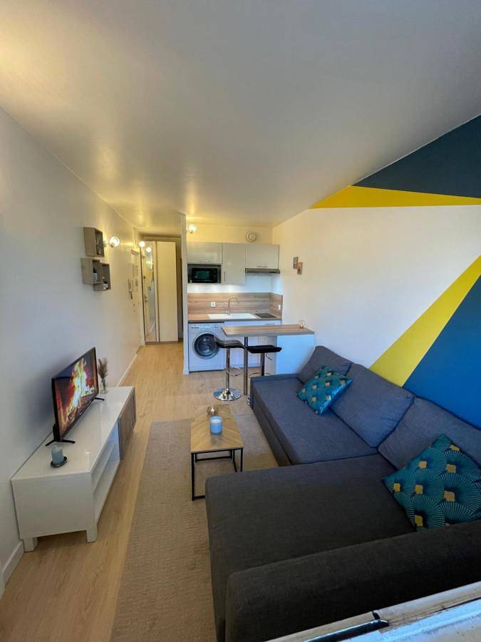 Appartement entier, Studio neuf tout équipé - Calme - Proche centre ville - Parking gratuit in Longjumeau, Essonne